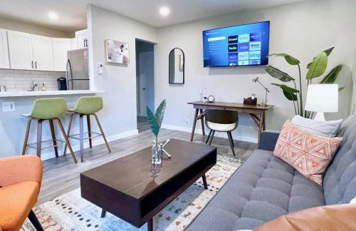 Bright Top Floor-King Bed-Parking-Fast Wi-Fi - Foto 38