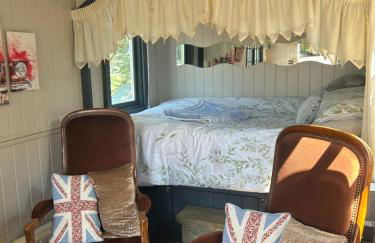 Rhodes To Serenity - Showmans Van - Foto 6