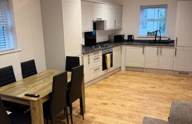 3 Bedroom House with free on site Parking next to the Canal - Foto 1