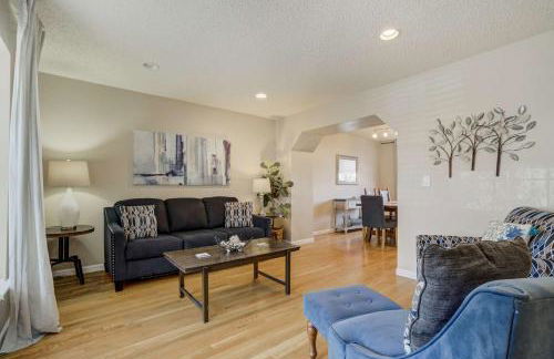 Deep Blue Spacious Escape w Hot Tub & Playground - Foto 12