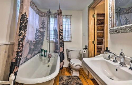 Cabin with Trails and Creek! 23 Mi to Camelback Slopes - Foto 16