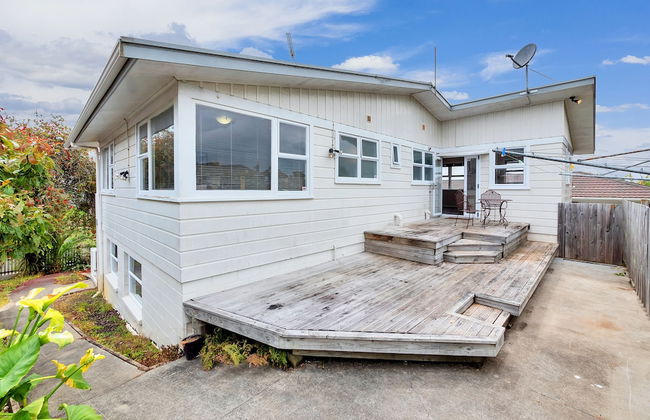 Sunny Three Bedroom Delight Upper Level - Foto 1