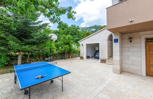 Three-Bedroom Apartment In Ostrvica - Photo 4