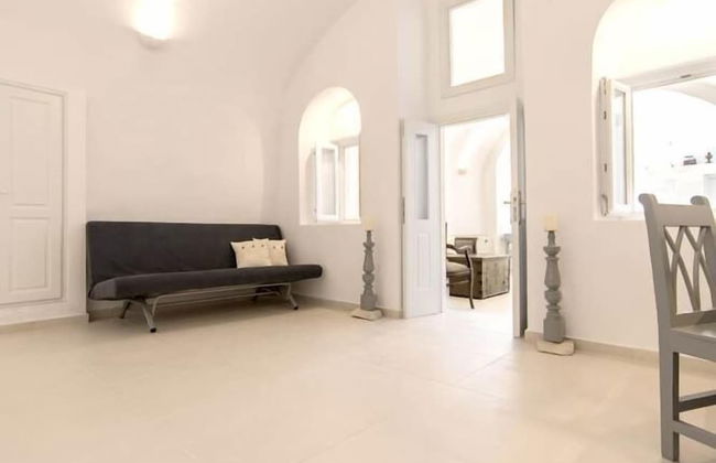 Karpimo Horizon - Caldera View with private hot tub - Photo 13