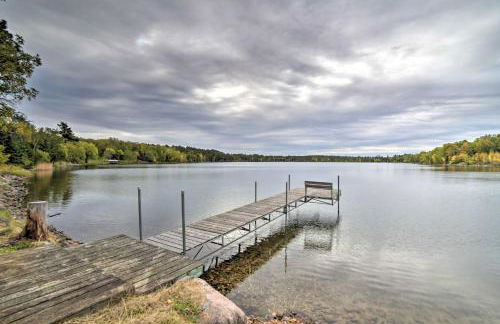 Spacious Lakefront Home with Patio and Boat Dock! - Foto 26