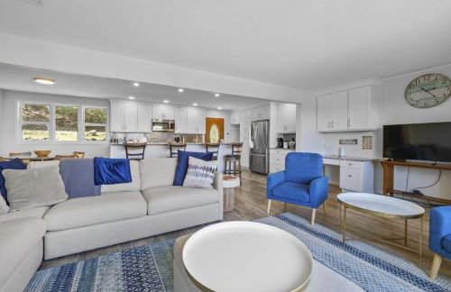 Beautiful Torch Lake House with Beach Access home - Foto 47