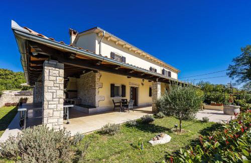 Charming Villa Antoana for families and kids in Labin - Rabac with kids playground & private pool - Foto 6