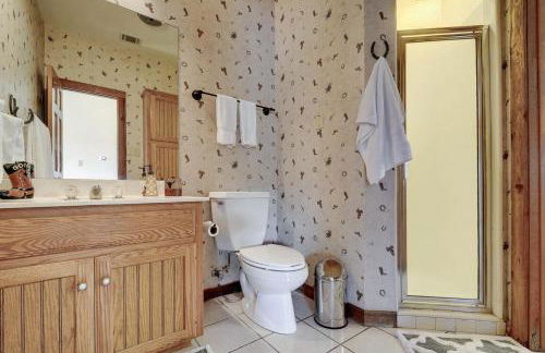 Regal Riverfront Retreat - Foto 33