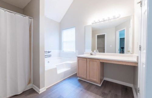 Charming Suburb 20 Min to ATL! - Foto 2