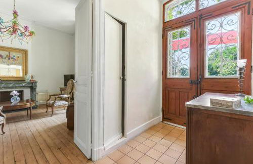 Les Bellevue Cité "3 Apartments, 1 with Garden & Private Parking, Aircon, WiFi, Free Public Car Park, 1 km from Cité" - Foto 32