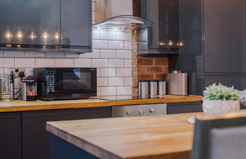 Industrial 2BR Apt, Liverpool City Centre Sleeps 8 - Foto 16