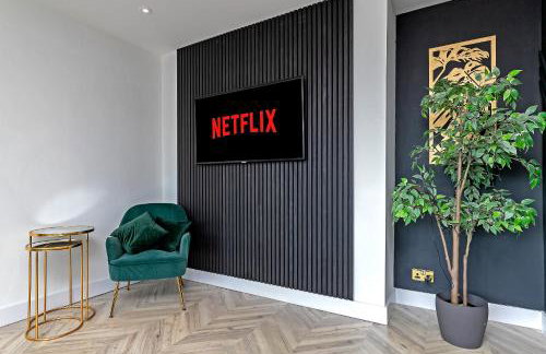 Supreme Luxury Apartment-Close to Airport-Free Parking - Foto 14