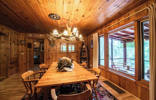 Cozy Riverside Getaway Pine Bend Cottage - Foto 9