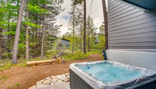 Spacious Donnelly Family Home with Private Hot Tub! - Foto 3