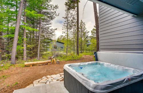 Spacious Donnelly Family Home with Private Hot Tub! - Foto 3