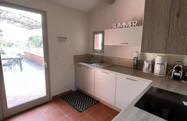 Proche Roussillon, La villa rouge Luberon, piscine chauffée, climatisation et vue Luberon - Foto 16