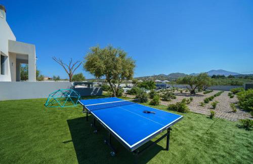 Nostra Terra Villa, 2-acre Secluded Nature Escape with Heated Pool, By ThinkVilla - Photo 15