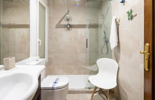 Lujoso y amplio piso con 5 habitaciones - Photo 30