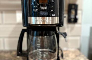 Cozy 1BR Retreat Near Transit, Dining And Parking - Foto 7