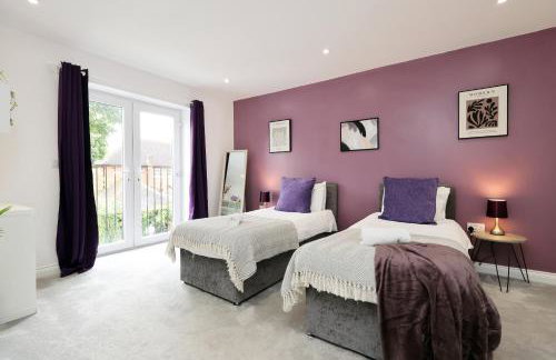 large 2 bed central apartment with balcony and private parking - Foto 6