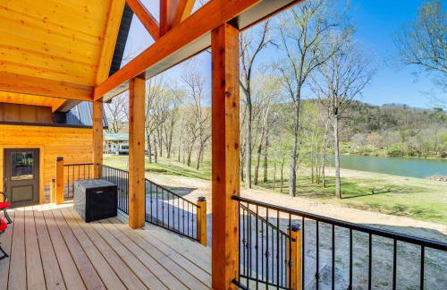 Riverfront Mountain View Cabin with Deck and Grill! - Foto 30