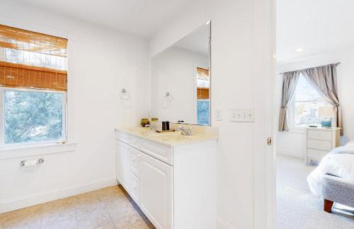 Modern Beach & Town Getaway - Foto 15