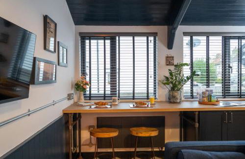 2 The Old Canteen, Two Minute Walk To Beach - Photo 15