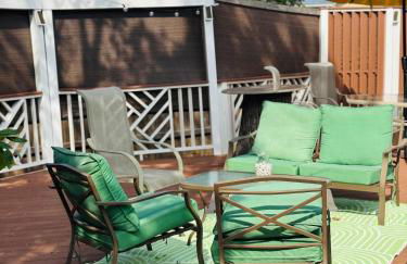 Bright Home for Family and Groups with Patio - Foto 27