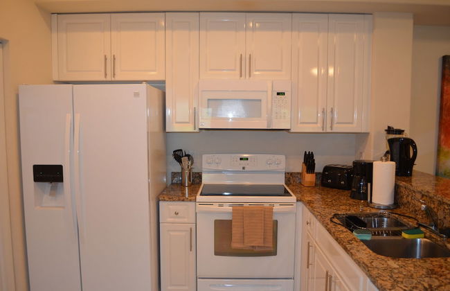 Fort Myers Luxury Vacation Condo - Photo 16