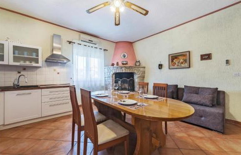 1 Bedroom Cozy Apartment In Valtura - Foto 6