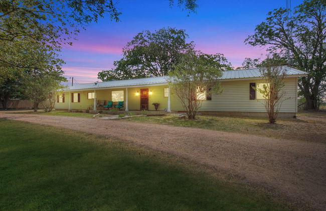 Spacious Home - Fire Pit, BBQ and Outdoor Seating! - Foto 49