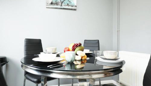 Palmers Place By N And N Stays Worker Friendly Accommodation in Bradley Stoke with private parking and fast WIFI, Long Stays Welcome - Foto 2