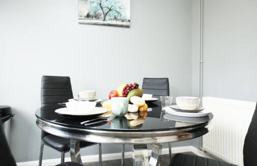 Palmers Place By N And N Stays Worker Friendly Accommodation in Bradley Stoke with private parking and fast WIFI, Long Stays Welcome - Foto 2