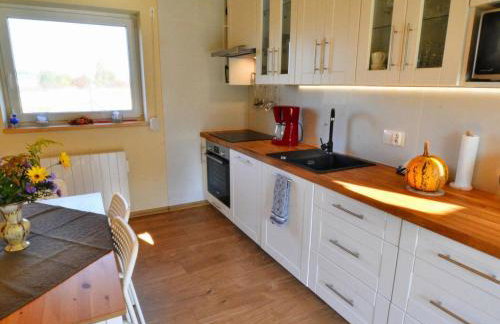 Holiday Home With Private Garden Close to the Lake - Foto 16