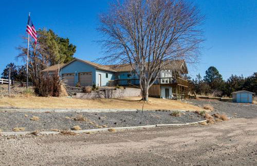 Deck with Lake Mac View! Spacious Family Retreat - Foto 30