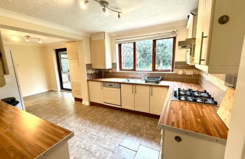 Big 6 bedroom house in Biddenham with 3 bathrooms - Foto 5