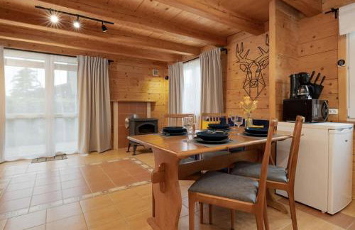 Rodzinny Dom z Ogrodem i Parkingiem z 3 Sypialniami by Noclegi Renters - Foto 8