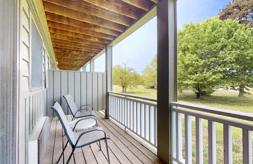 Serene Studio W Patio Near Lake Dog Friendly Gym - Foto 11