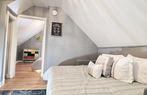 Charming Downtown Apartment in Victorian Home with Mountain Views - Foto 26