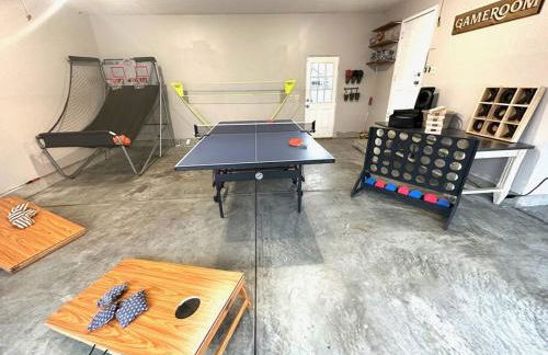 Cheerful 4 bedroom home w/ fireplace & game room - Foto 44