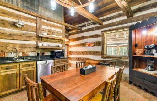 Glasgow Getaway with Patio, Fireplace and Grill! - Foto 8