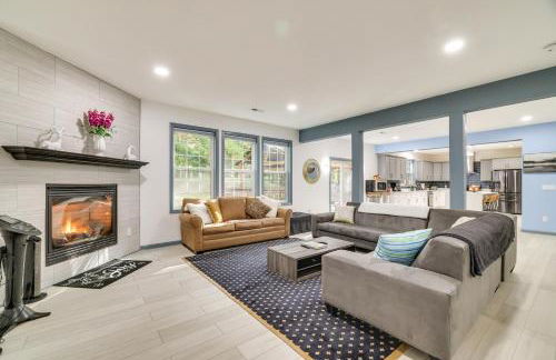 Game Room and Home Theater! Immaculate Poconos Lodge - Foto 6