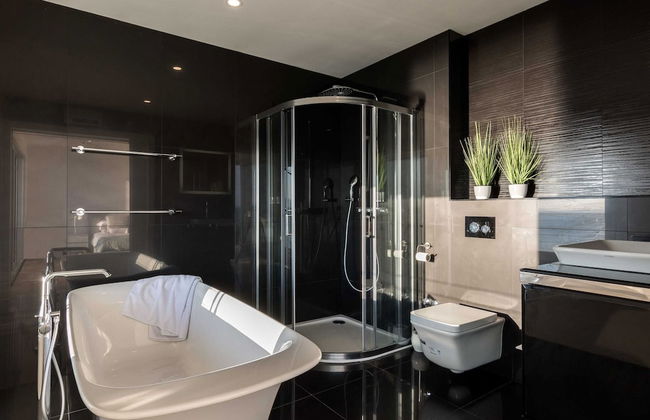 Luxurious Villa in Kozino With Fenced Garden - Photo 17