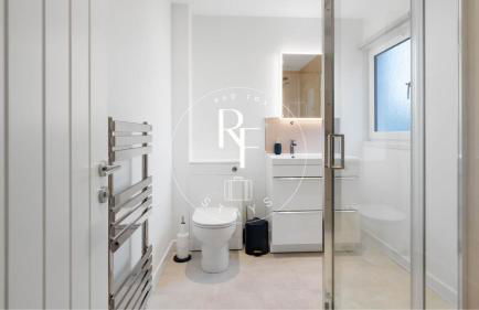 The Den at the Harbour - Photo 11