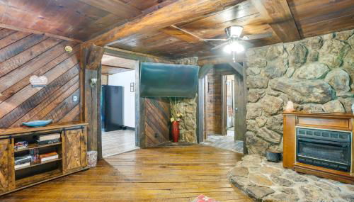 French Lick Getaway with Deck, Grill and Fire Pit! - Foto 5