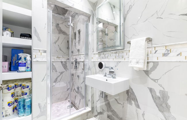 A Little Slice Of Luxury - Photo 23