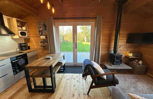 The Cabin log fire cosy home - Foto 3