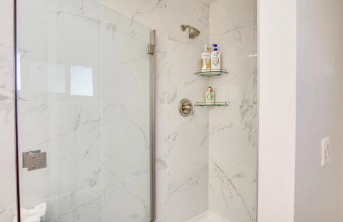 Modern Woodinville Home w/ Hot Tub + Sauna! - Foto 15