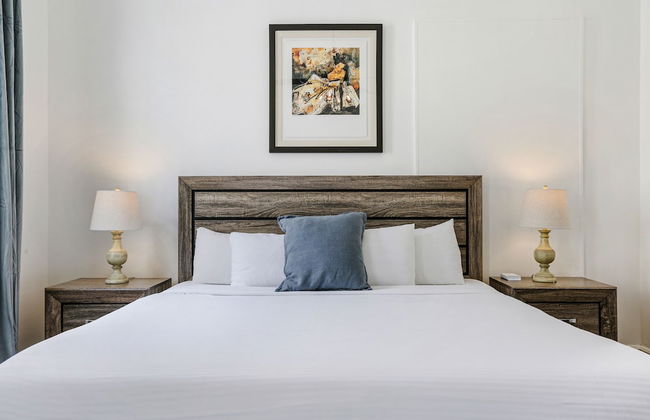 Uptown Spacious 4BD w Historic Charm - Foto 12