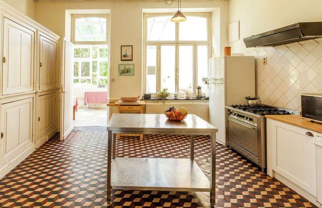 Spacious Holiday Home With Garden - Foto 8